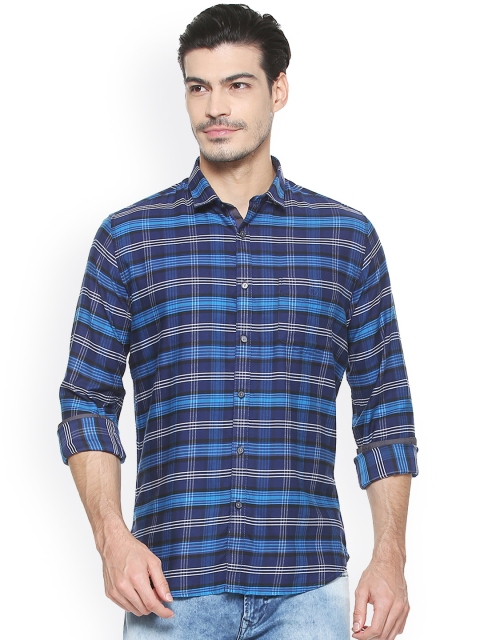 

Van Heusen Sport Men Blue & White Slim Fit Checked Casual Shirt