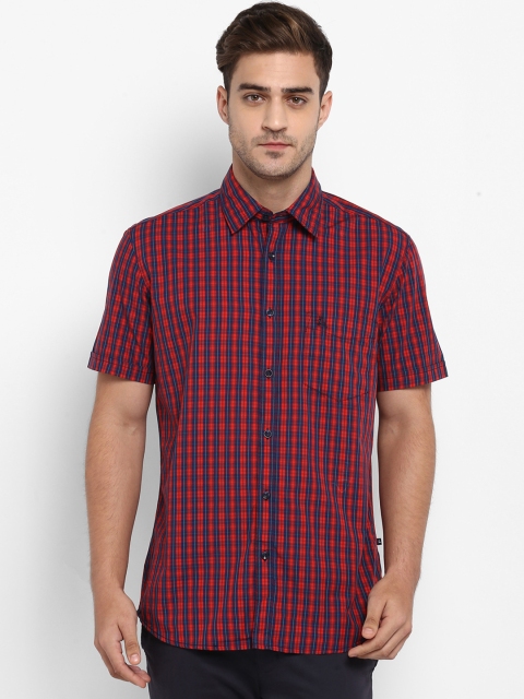 

Parx Men Red & Navy Blue Slim Fit Checked Casual Shirt