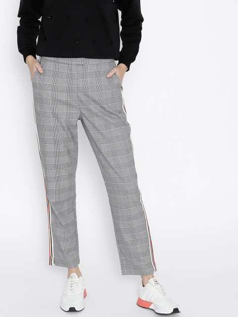 

MANGO Women Black & Off-White Regular Fit Checked Trousers