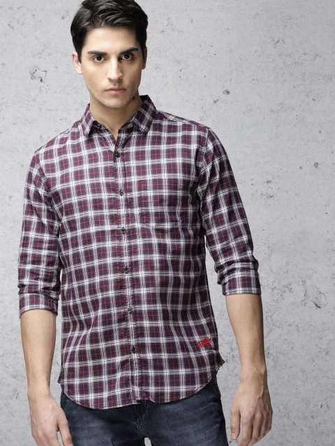 

Ecko Unltd Men Maroon & White Slim Fit Checked Casual Shirt