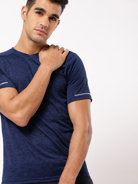 

ether e+ Men Blue Solid V-Neck T-shirt