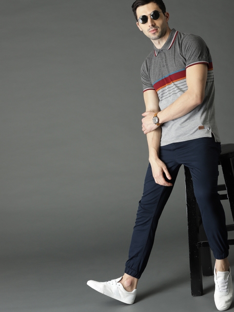 

Roadster Men Navy Regular Fit Solid Joggers, Navy blue