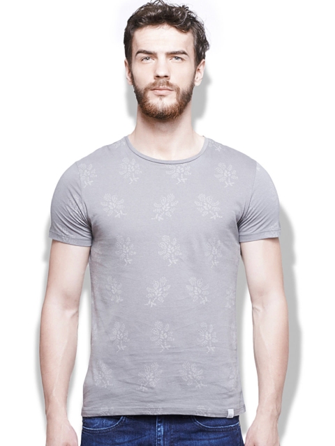 

United Colors of Benetton Men Grey Printed T-shirt