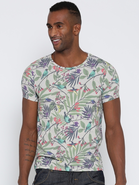 

United Colors of Benetton Men Off-White Printed T-shirt