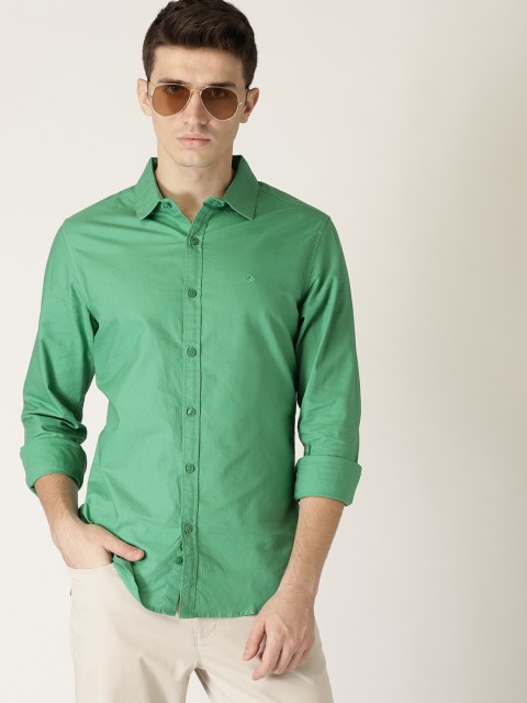 

United Colors of Benetton Men Green Solid Slim Fit Casual Shirt