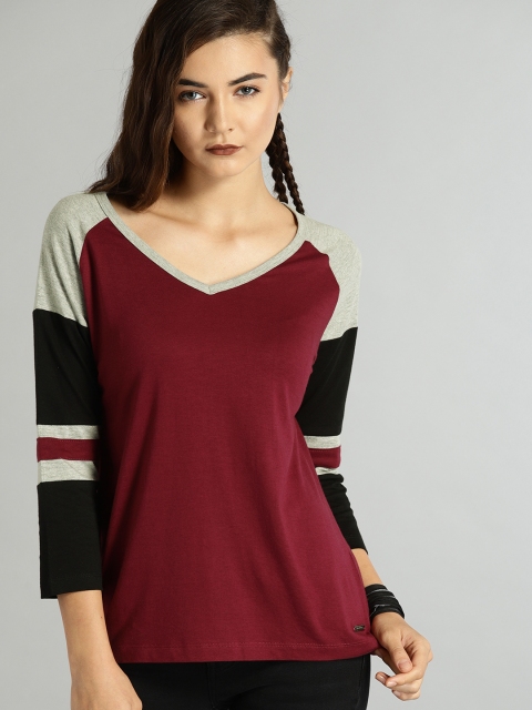 

Roadster Women Maroon Solid V-Neck T-shirt
