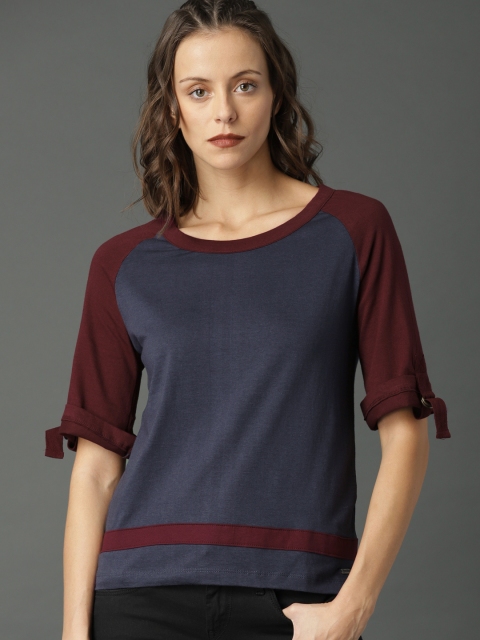 

Roadster Women Navy Blue Solid V-Neck T-shirt