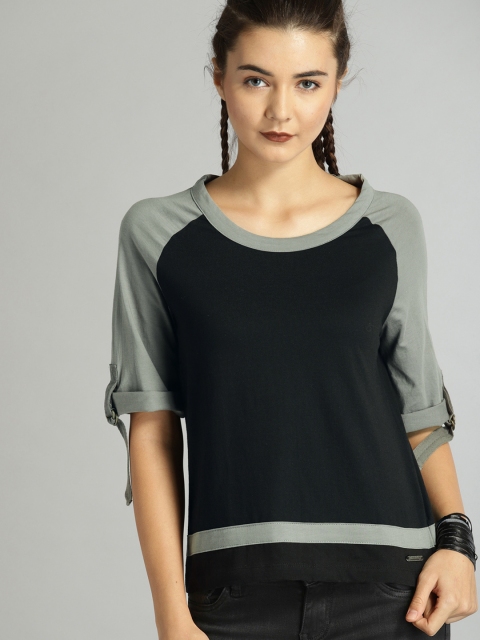 

Roadster Women Black Solid Round Neck T-shirt