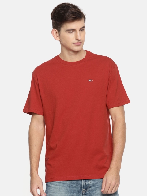 

Tommy Hilfiger Men Red Solid Round Neck T-shirt