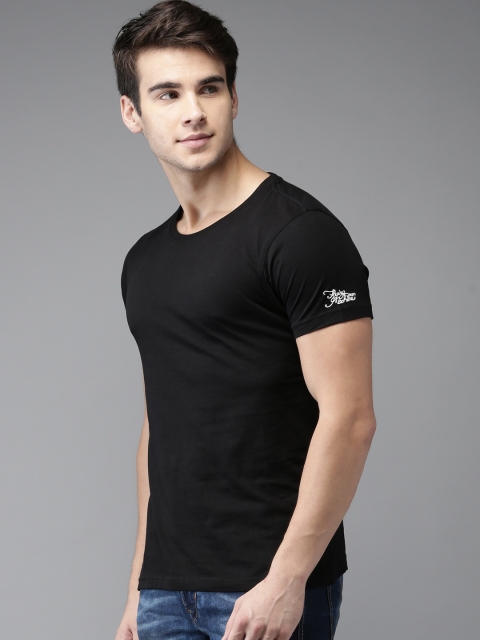 

Flying Machine Men Black Solid T-shirt