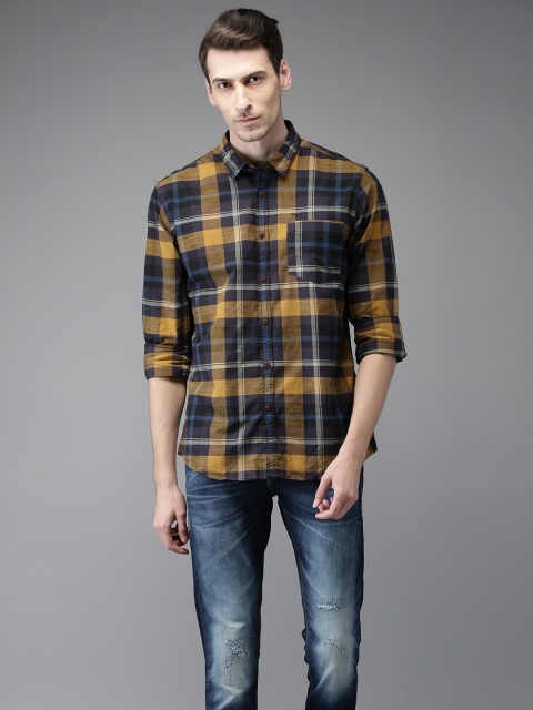 

Flying Machine Men Navy Blue & Mustard Yellow Regular Fit Checked Casual Shirt