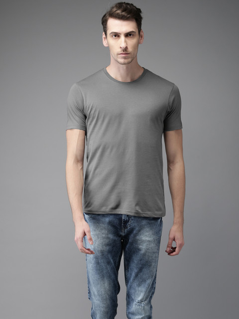 

Flying Machine Men Grey Solid Round Neck T-shirt