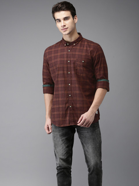 

Flying Machine Men Maroon & Orange Regular Fit Checked Casual Shirt
