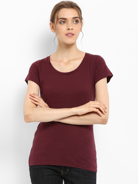 

Mode by Red Tape Women Maroon Solid Round Neck T-shirt