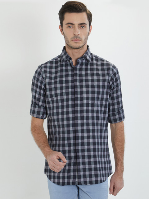 

Solemio Men Black & Grey Regular Fit Checked Casual Shirt