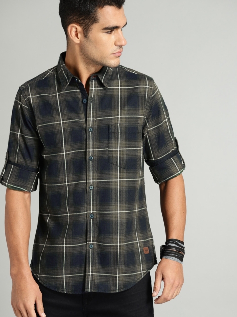 

Roadster Men Olive Green & Navy Blue Regular Fit Checked Casual Shirt