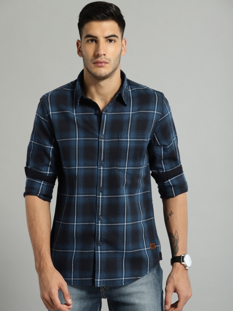 

Roadster Men Blue & Off-White Regular Fit Checked Casual Shirt