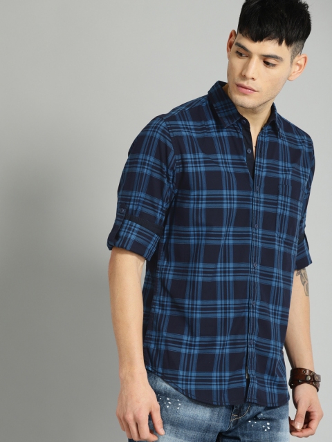 

Roadster Men Blue Regular Fit Checked Casual Shirt
