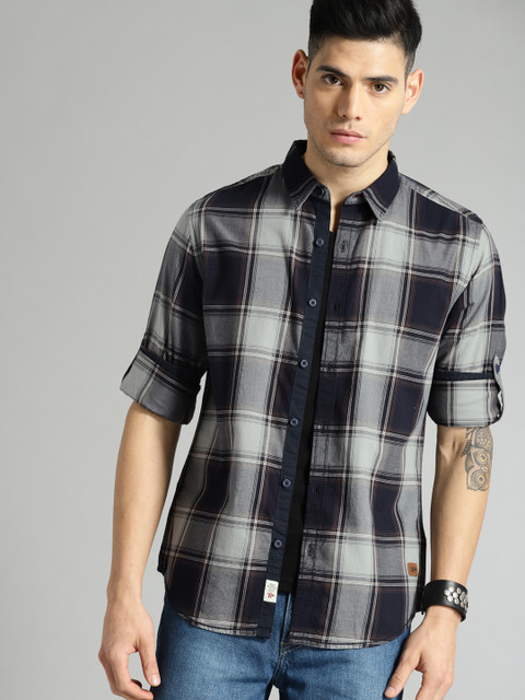 

Roadster Men Navy Blue Regular Fit Checked Casual Shirt