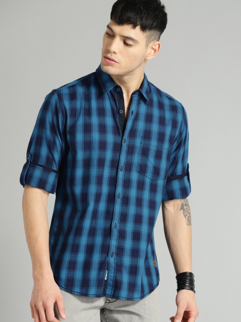 

Roadster Men Blue Regular Fit Checked Casual Shirt