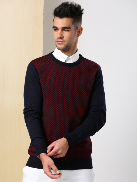 

INVICTUS Men Maroon & Navy Checked Pullover