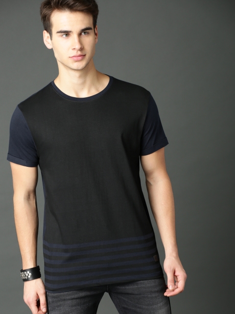 

Roadster Men Black Striped Round Neck T-shirt