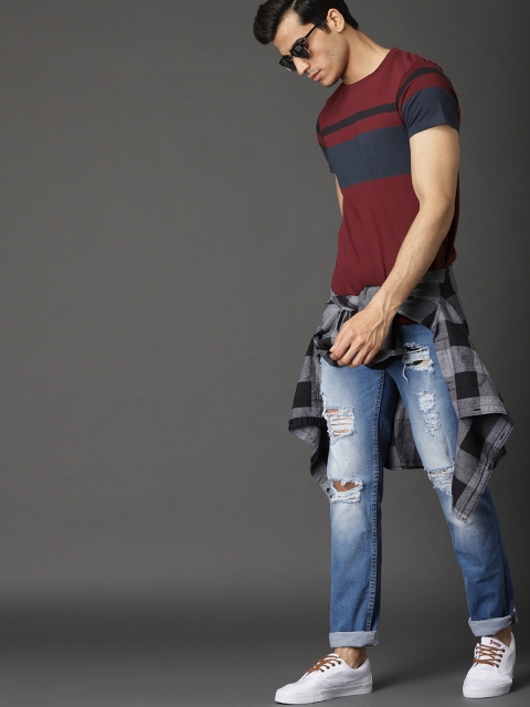 

Roadster Men Navy Blue Colourblocked Round Neck T-shirt