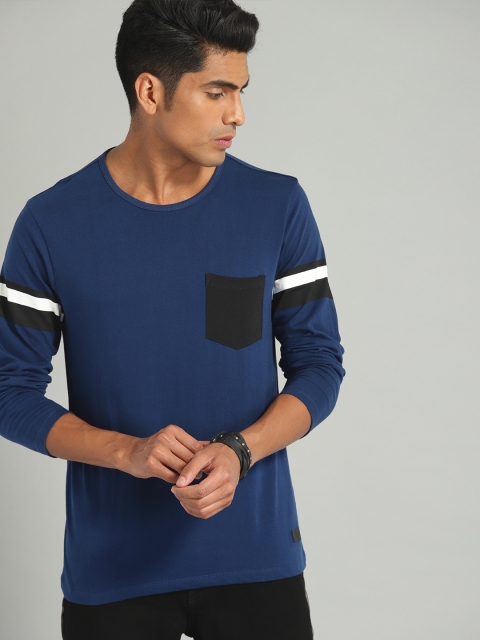 

Roadster Men Navy Blue Solid Round Neck T-shirt