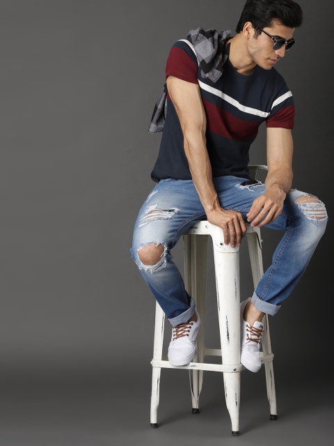 

Roadster Men Navy Blue Colourblocked Round Neck T-shirt