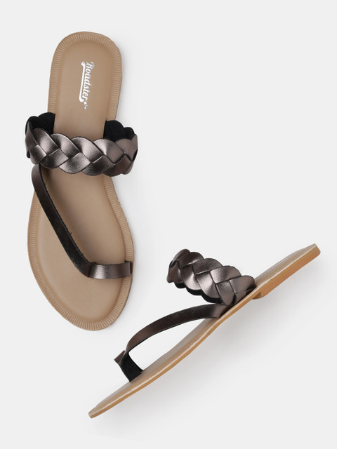 

Roadster Women Gunmetal-Toned Solid One Toe Flats, Metallic