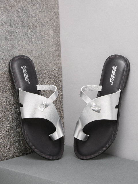 

Roadster Women Silver-Toned Solid One Toe Flats