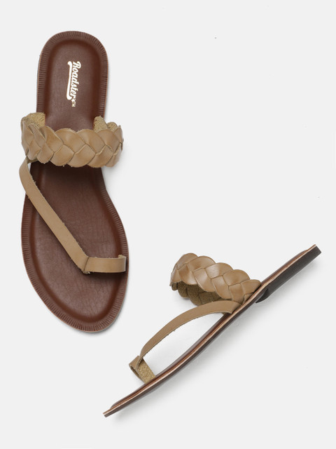 

Roadster Women Beige Woven Design One Toe Flats
