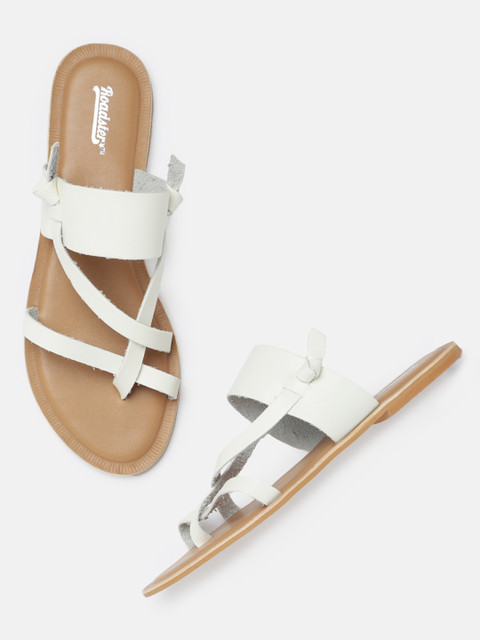 

Roadster Women White Solid One Toe Flats