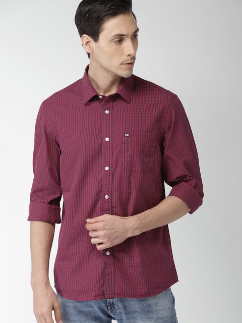 

Arrow Sport Men Red & Navy Slim Fit Checked Casual Shirt