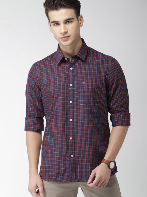 

Arrow Sport Men Red & Navy Blue Slim Fit Checked Casual Shirt