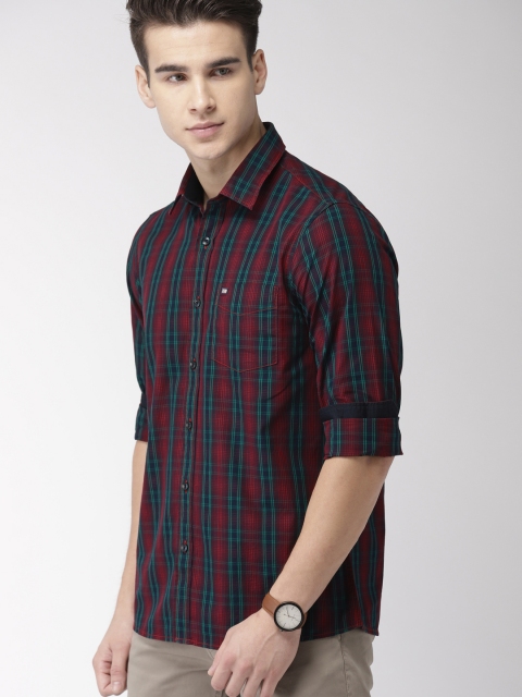 

Arrow Sport Men Red & Green Slim Fit Checked Casual Shirt