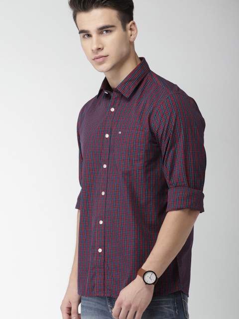 

Arrow Sport Men Red & Blue Slim Fit Checked Casual Shirt
