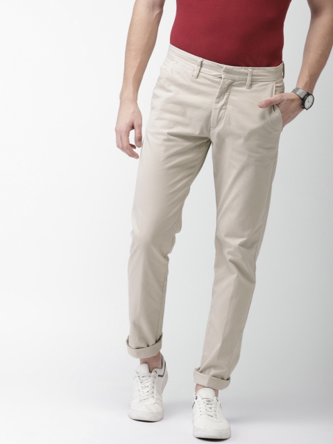 

Celio Men Beige Slim Fit Solid Chinos