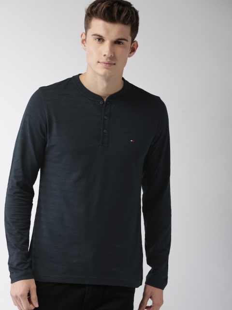 

Tommy Hilfiger Men Navy Blue Solid Henley Neck T-shirt