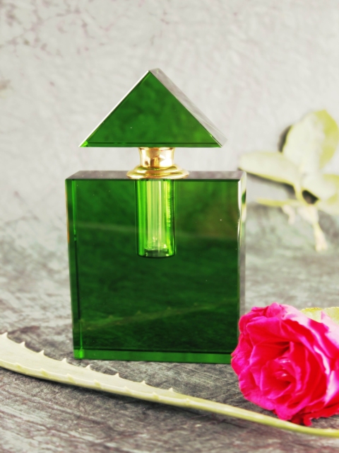 

Shama Flying Foxes Exotic Premium Attar 10ml, Green