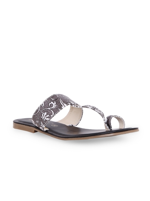 

Kanvas Women Black Printed Leather One Toe Flats