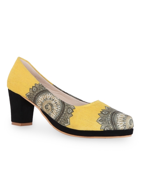 

Kanvas Women Yellow Printed Pumps