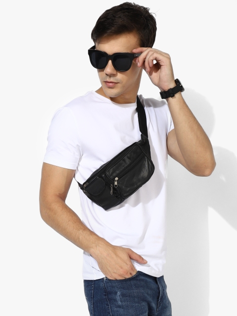 

Calvin Klein Jeans Men White Solid Round Neck T-shirt