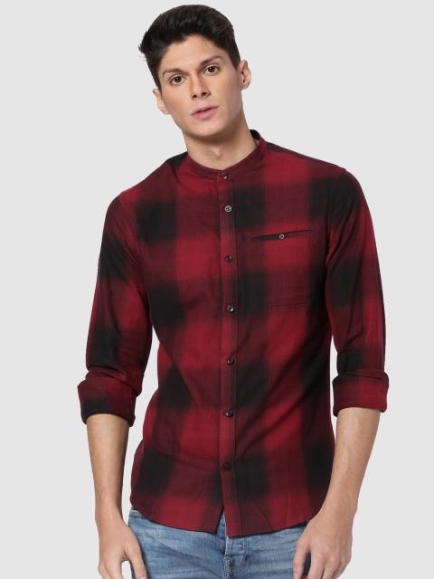 

ONLY & SONS Men Red & Black Regular Fit Checked Casual Shirt