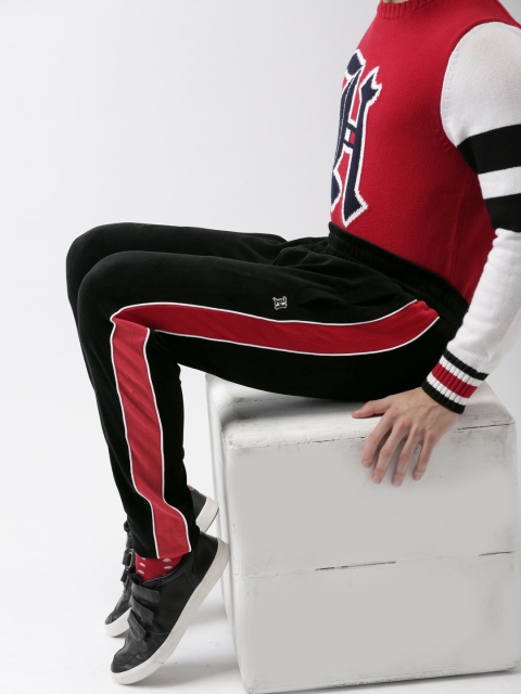 

Tommy Hilfiger LEWIS HAMILTON Men Black Solid Track Pants
