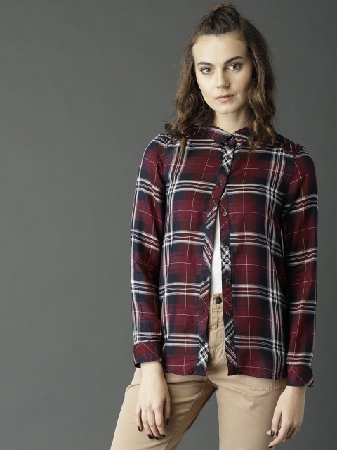 

Roadster Women Maroon & Navy Regular Fit Checked Casual Shirt