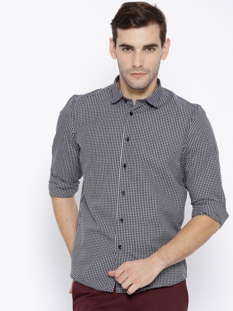 

OVS Men White & Black Slim Fit Checked Casual Shirt
