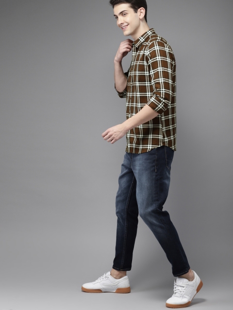 

HERE&NOW Men Brown & White Regular Fit Checked Casual Shirt