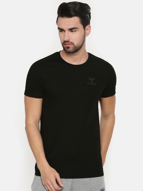 

hummel Men Black Solid Round Neck T-shirt