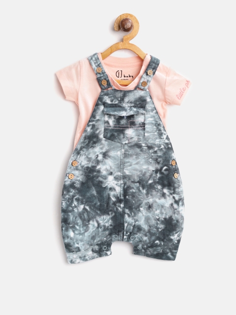 

Gini and Jony Girls Navy Blue & Peach-Coloured Solid T-shirt with Rompers
